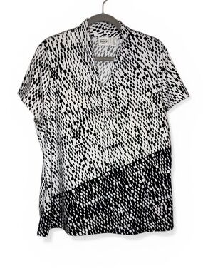 Chico's Zenergy Polo Top Golf Pickleball Tennis V-neck White Geo Print Size 3 XL
